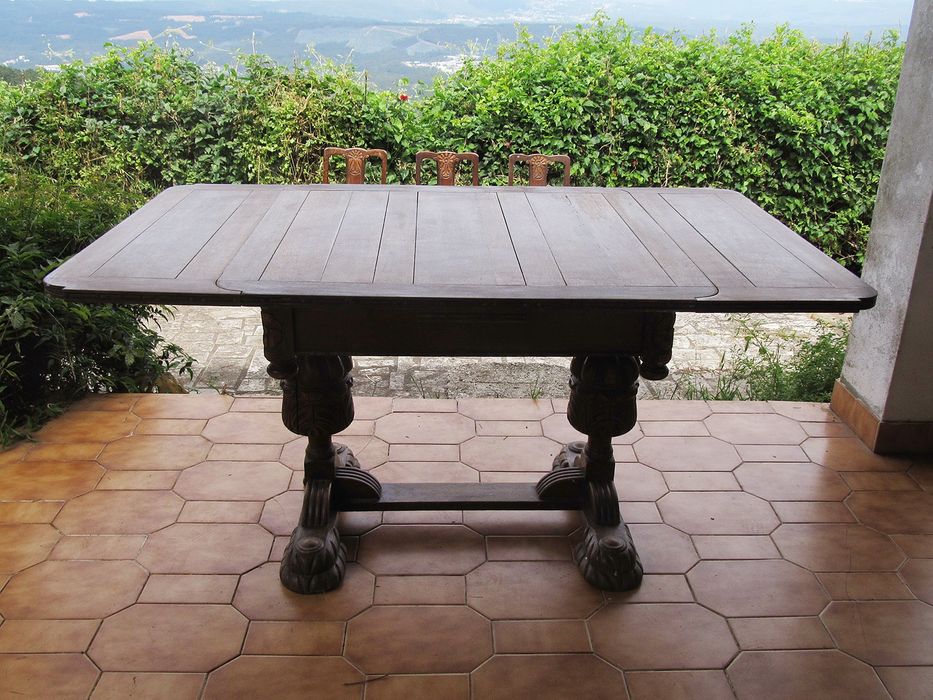 Mesa vintage e 3 cadeiras