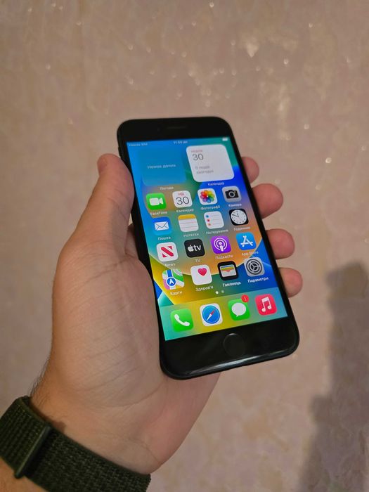 iPhone 8 64gb гарний стан