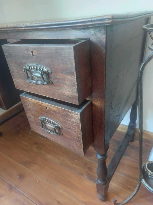 sprzedam biurko- toaletkę