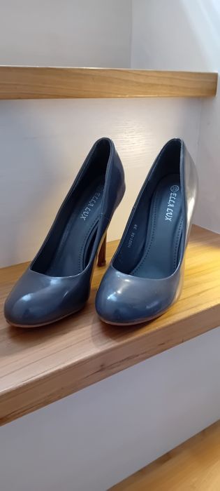 Szpilki szare roz.38