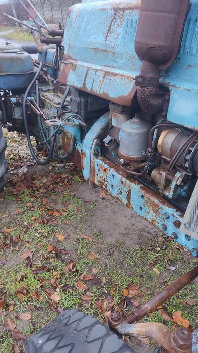 Трактор МТЗ 80. Продам. Культиватор. Плуг.