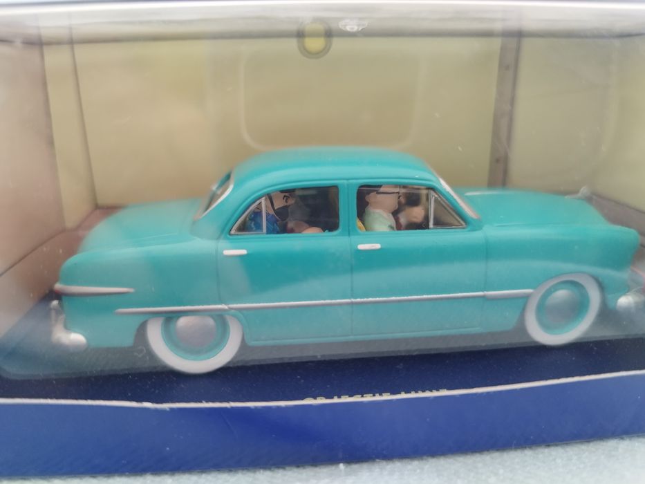 Miniatura colecionável do Ford Custom (1949) do Tintim,