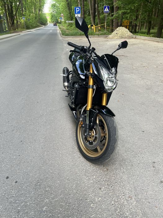 Yamaha Fz8.