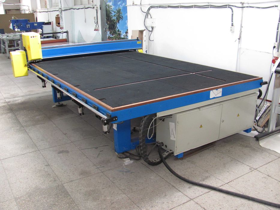 Обладнання з ЧПУ для обробки скла: піскоструй, тріплекс, порізка скла