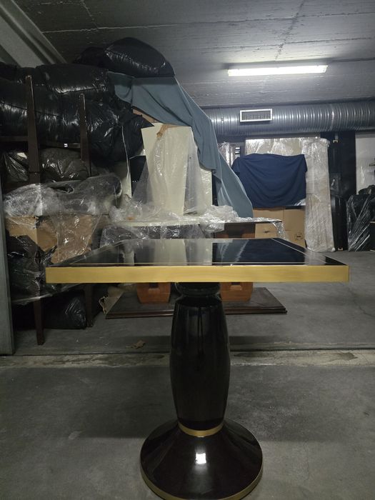 Mesa Preto e Dourado
