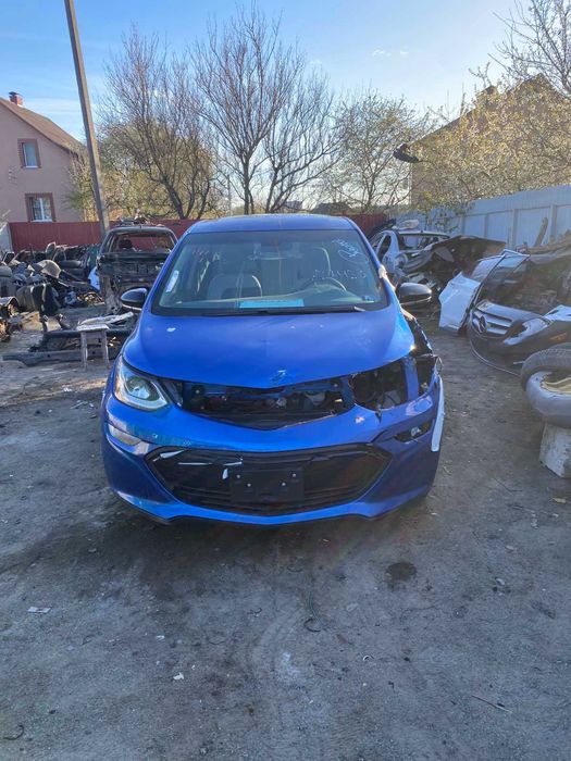 Бампер передній Chevrolet Bolt EV 2017-2022 шевроле болт цілий і під ремонт