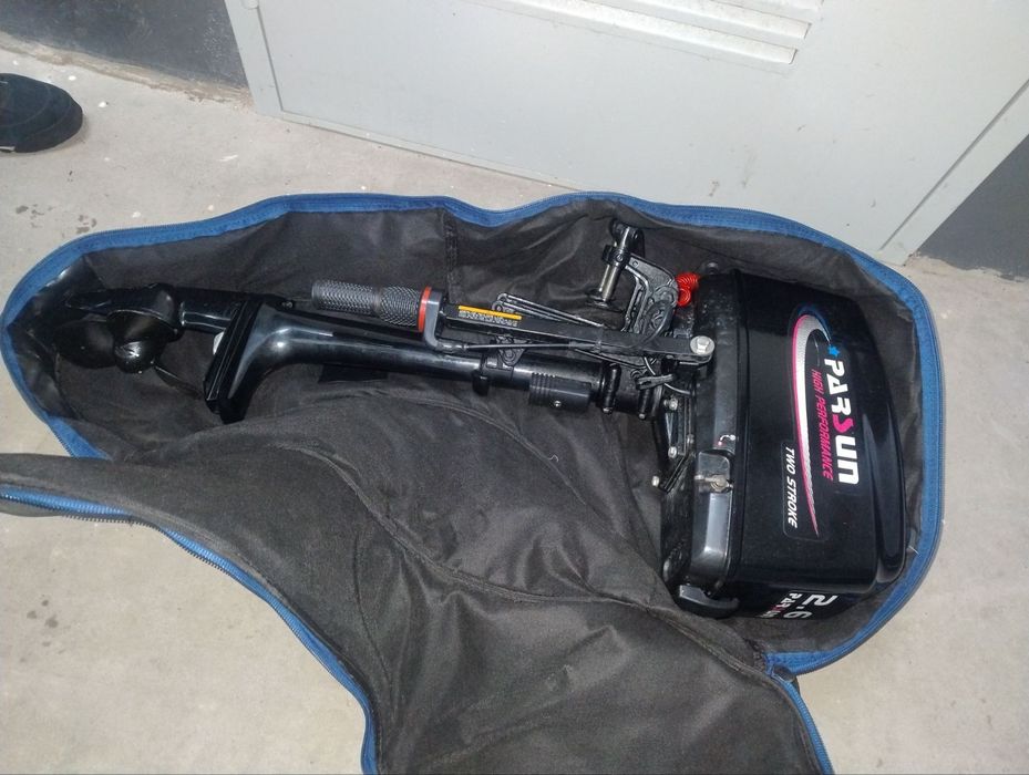 Швертбот (Лодка легка,вітрило, складна щогла,двигун, весла)