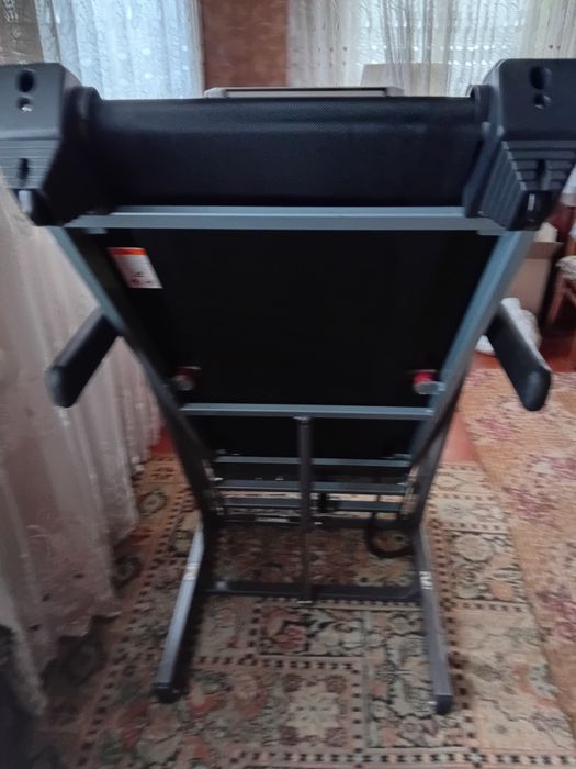 Продам беговую дорожу.