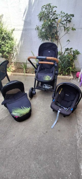 Carrinho trio chicco