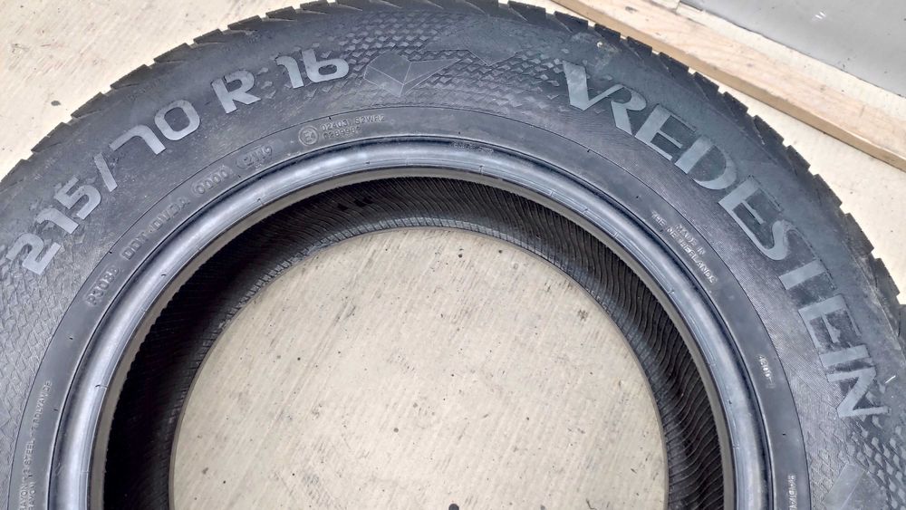 Шини 215/70R16.  Vredestein 95% Нідерланди. Всесезонні