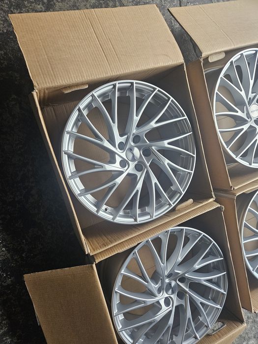 Felgi alumniowe 5x112 8j et 30 19" gmp italia