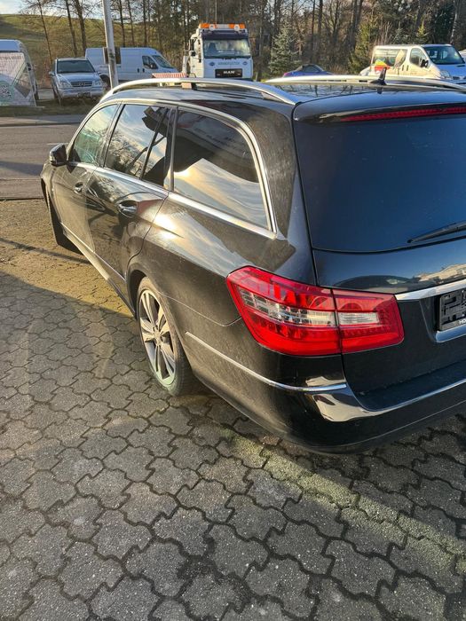 Mercedes s 212 rok 2009 uszkodzony silnik