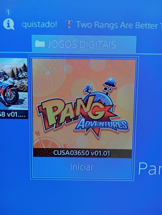 PS4 1TB PS VUE, + de 30 jogos, comando HORI, bolsa de arrumação e transporte