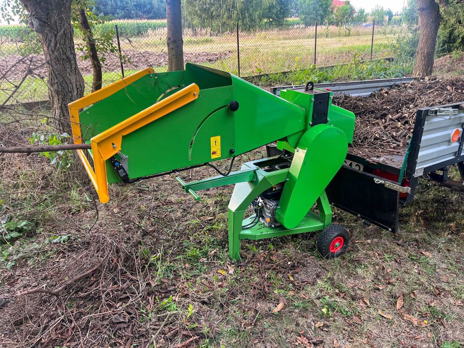 Rębak do gałęzi spalinowy wynajem | Do 7 cm średnicy | Tnie na kawałki