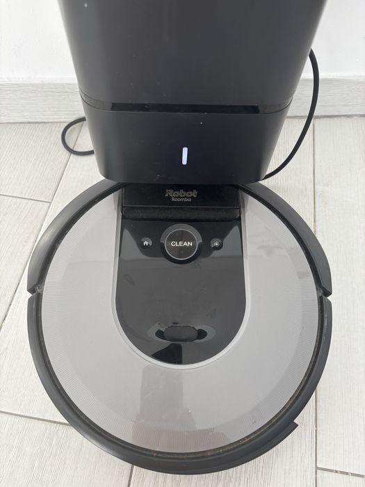 Aspirador Robô IROBOT Roomba i7+ (Autonomia 75 min - Cinza Carvão)