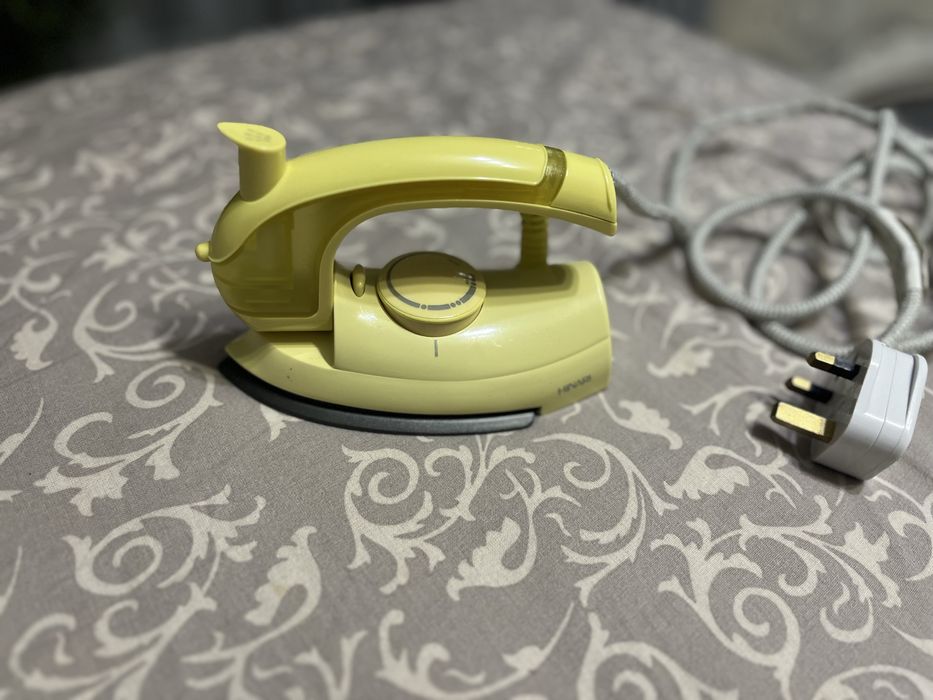 Утюг дорожній маленький