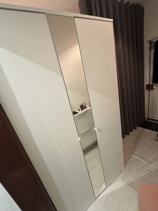 Guarda. Vestidos novo comprado em junho de 2025