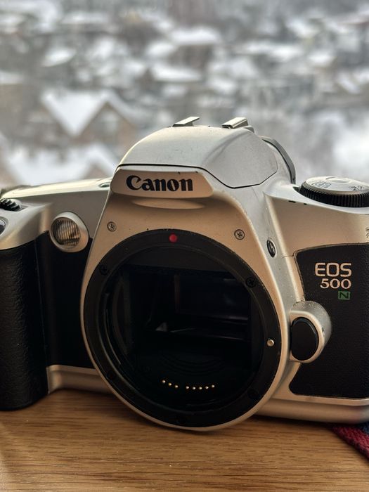 Плівкова камера Canon EOS 500N + Об'єктив EF 28-70mm