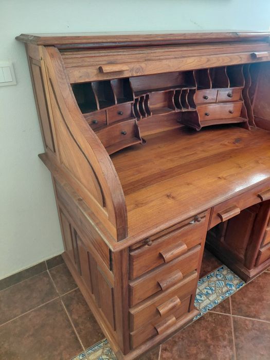 Secretária antiga em madeira maciça