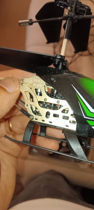Helicóptero brinquedo