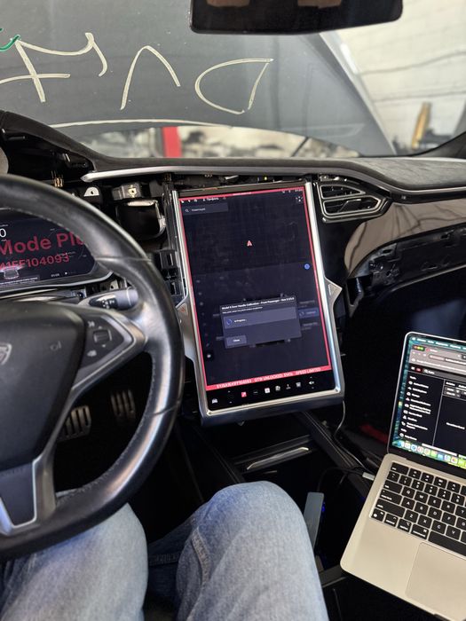 Tesla – Активація SIM/LTE в Україні