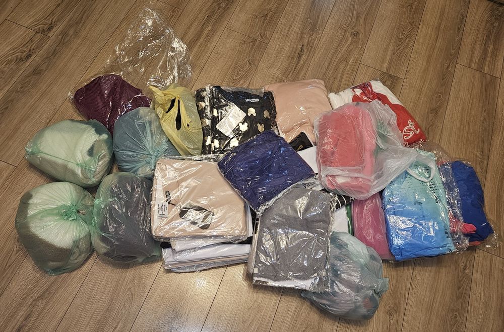 Wyprzedaż Nowe ubrania po likwidacji