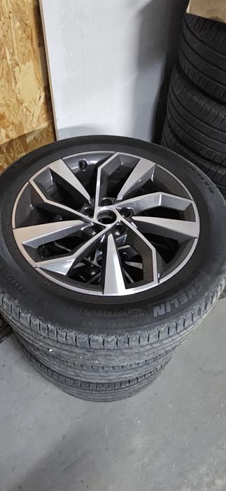 Koła letnie Audi Q 5 rocznik 2024, 235/55/19 orginale