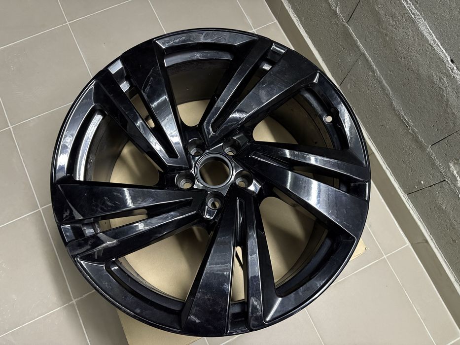 Диск Volkswagen Touareg 2023 760601025aaax1 Vag оригінал