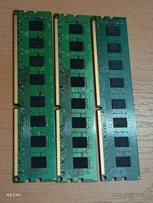 Оперативка DDR3 планки по 4 гб