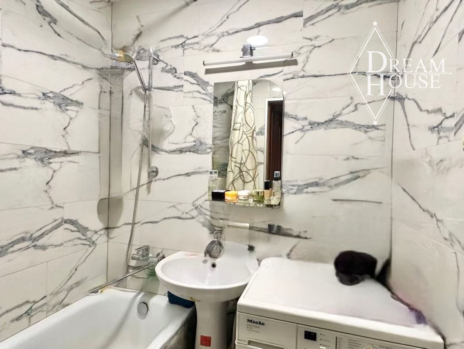 Продаж 5 кімнатної квартири