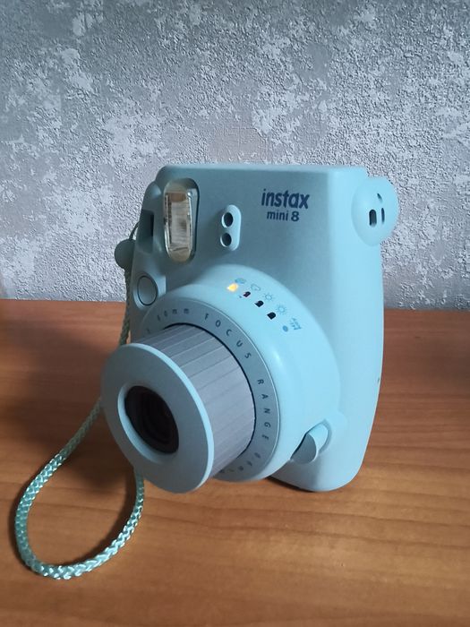 Фотоапарат миттєвого друку Fujifilm Instax Mini 8