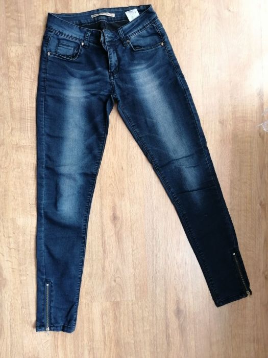 Spodnie jeansy ciemne
