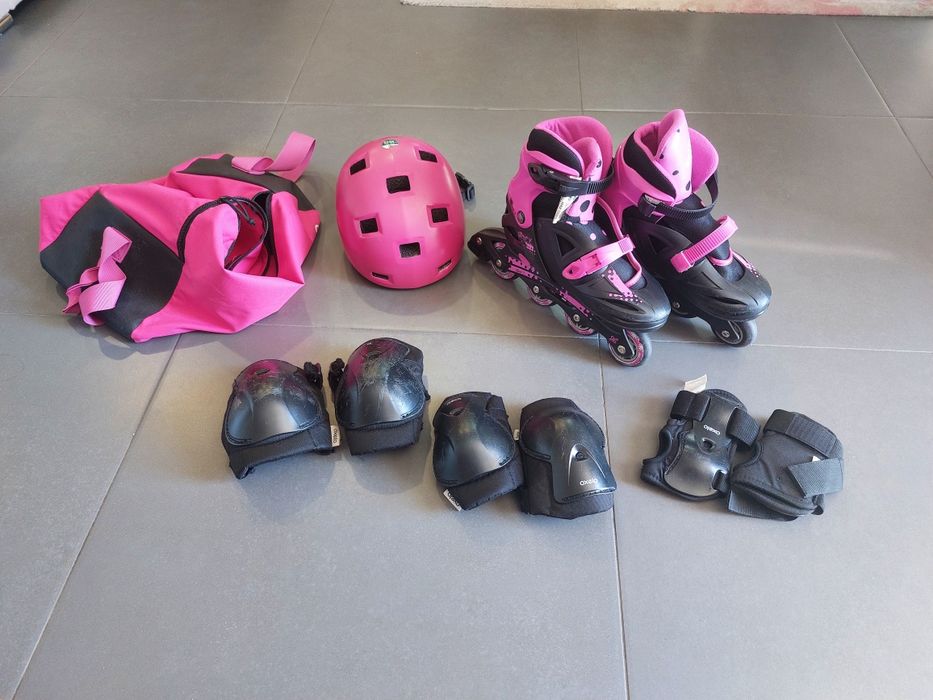 Patins em linha com vários acessórios
