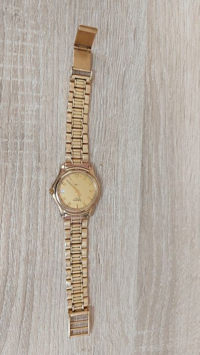 Złoty klasyczny zegarek Tissot