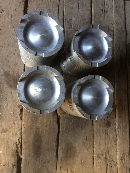 Поршні діаметром 160 мм