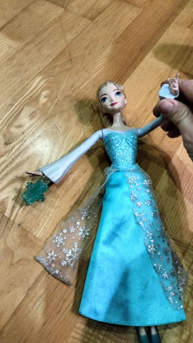 Lalka Elza strzelajaca Mattel tort gratis Barbie syrenka