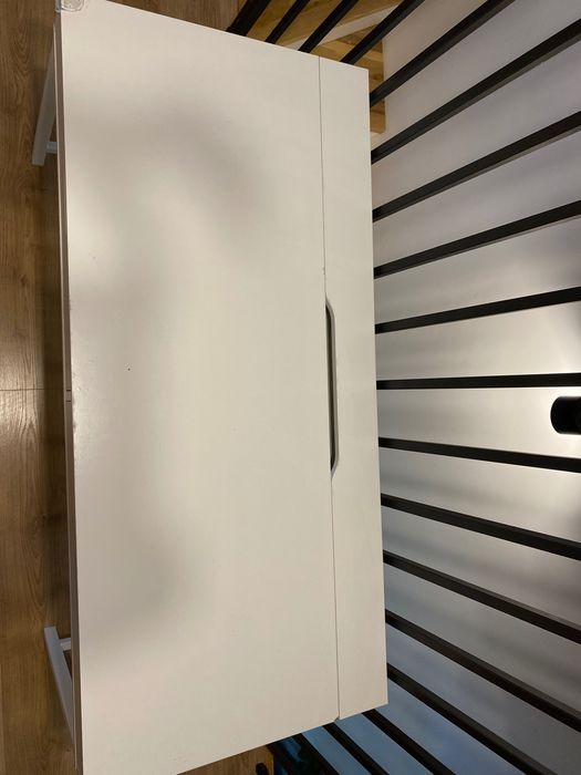 Białe biurko Ikea Alex