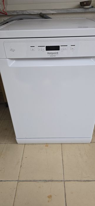 Máquina de lavar loiça Ariston Hotpoint