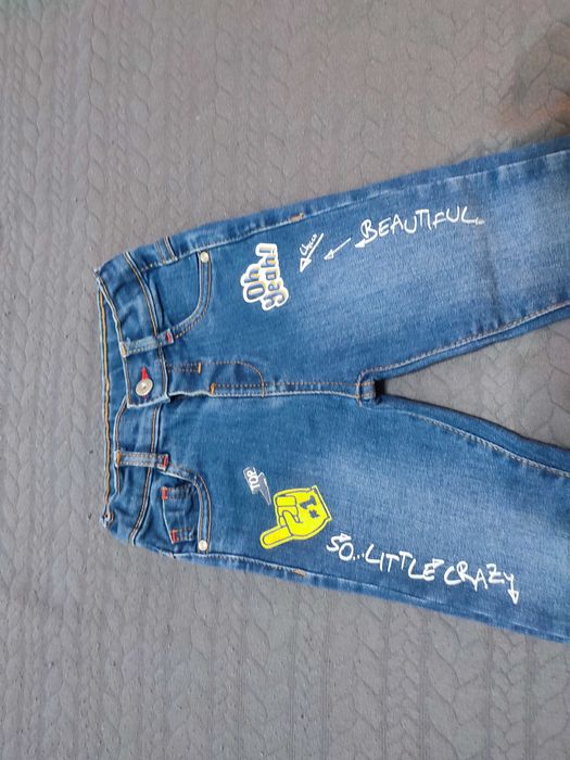 Calças e jardineiras de menino