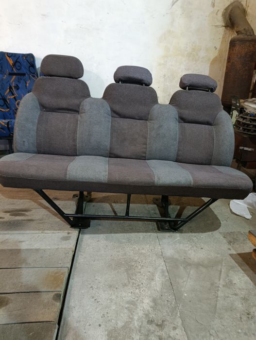 Гарному стані;як нові.