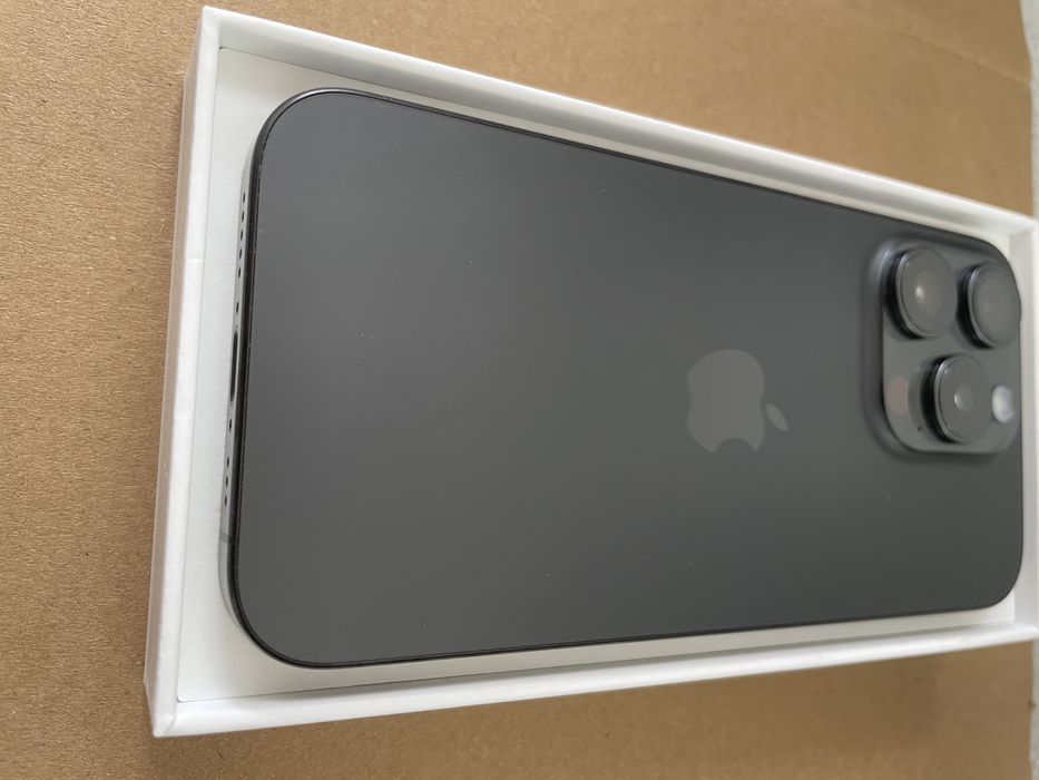 iPhone 15 Pro 256 GB Black Titanium – FABRYCZNIE NOWY – GWARANCJA 12 MIESIĘCY