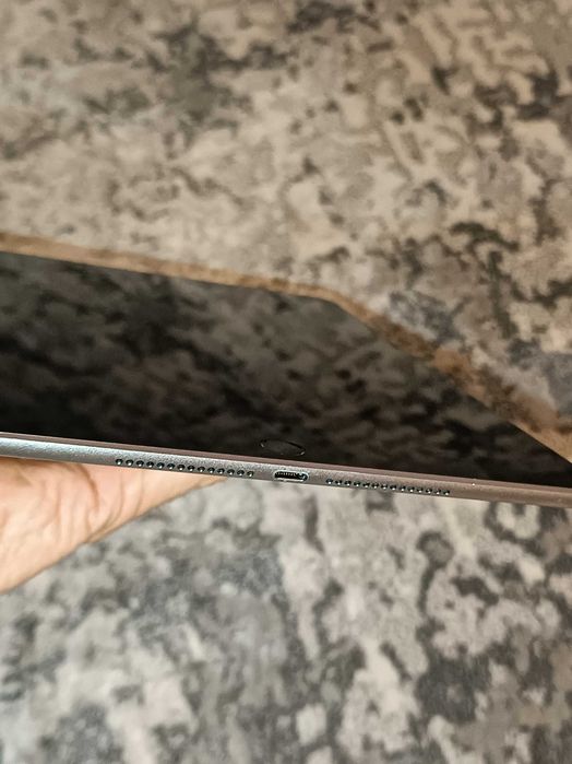 iPad Air usado sem marcas de uso, bloqueado