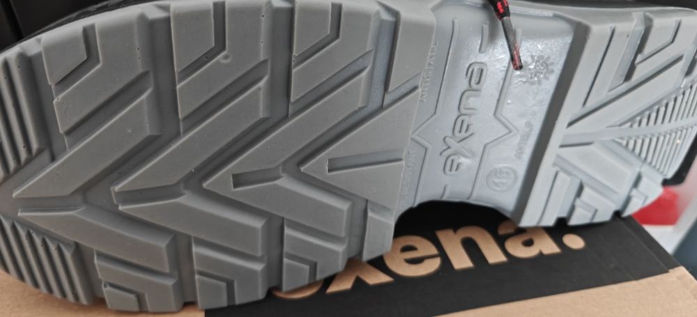 Sapato de proteção exena novos  n45