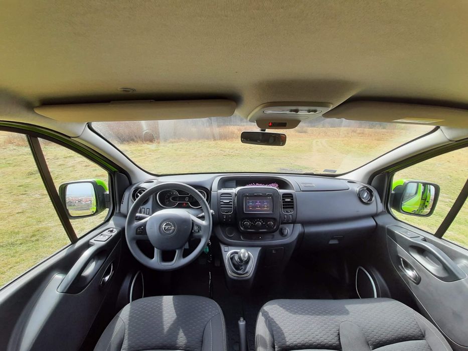 Wynajem Bus 9 osób Extra Long