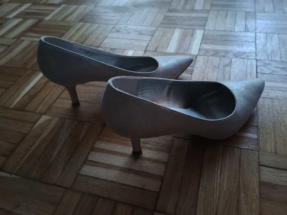 buty na obcasach