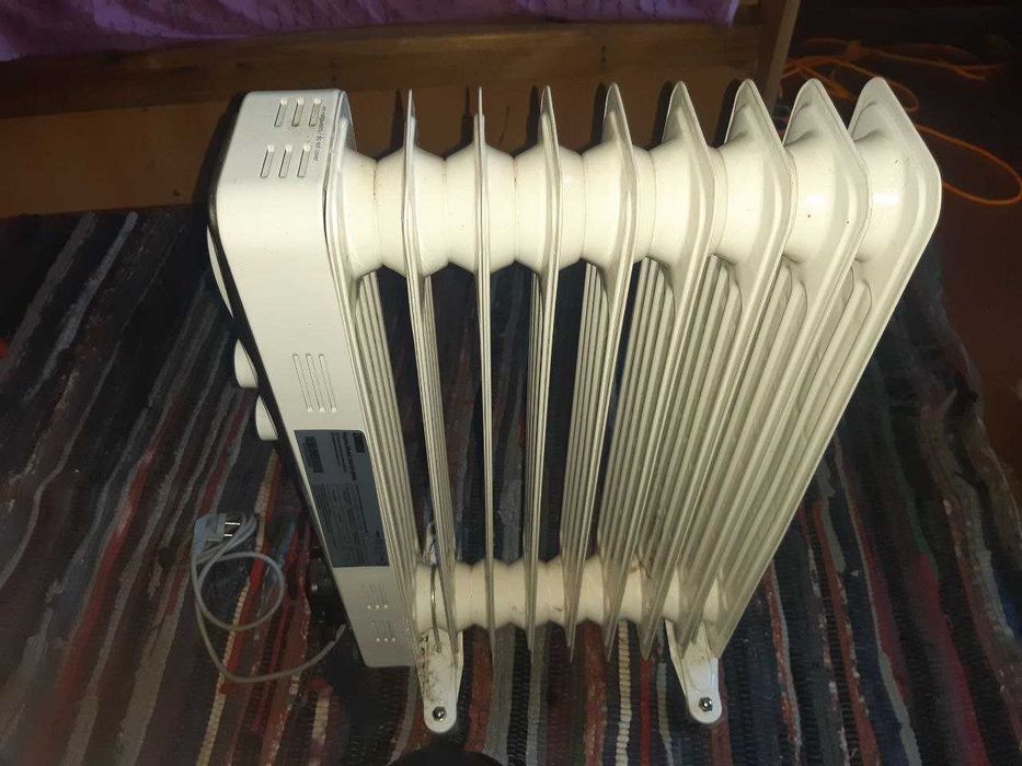 Масляний обігрівач Zanussi на колесах, б/у, рабочий, радиатор.