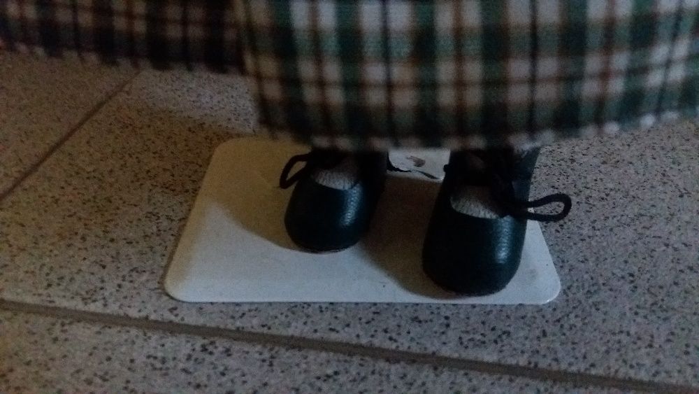 Boneca de porcalana. Dama antiga