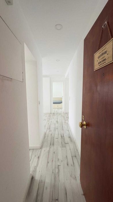 Excelente Apartamento T3 Mobilado para Arrendamento – Centro da Moita