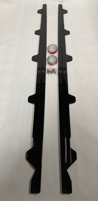 Dokładki listwy pod progi BMW E90 E91 CZARNY POŁYSK / CARBON