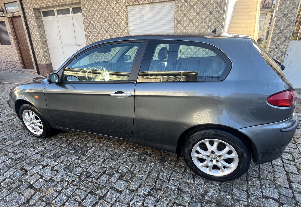 Alfa Romeo 147 1.6 TS Distinctive